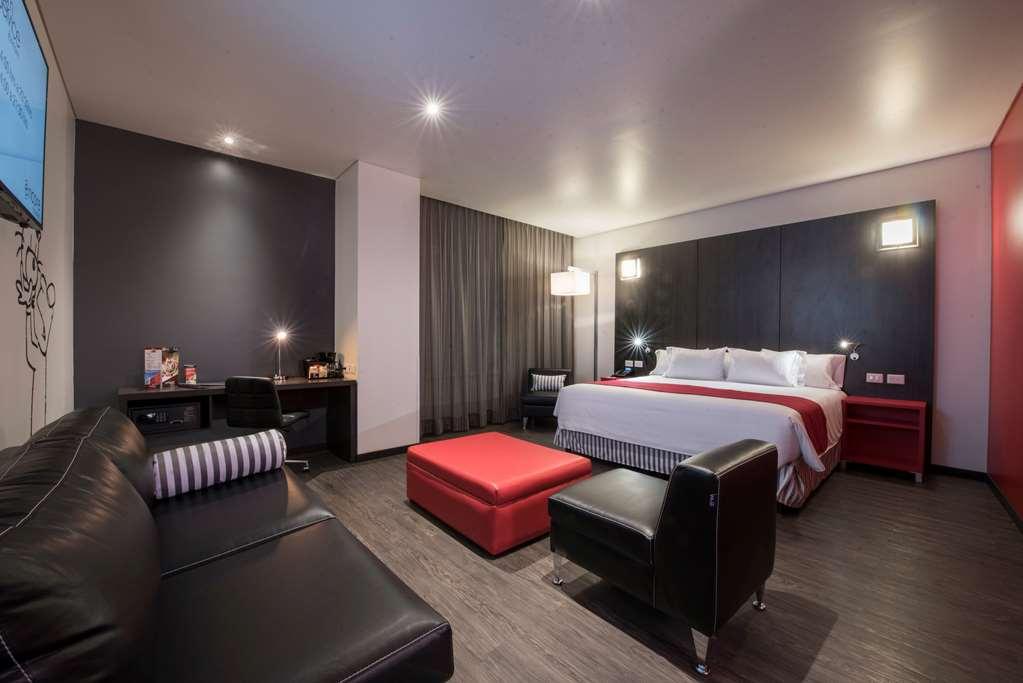 Ramada Encore San Luis Potosí Room photo